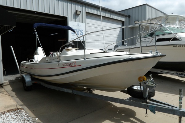 21ft Boston Whaler Yacht For Sale
