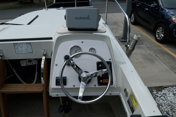 21ft Boston Whaler Yacht For Sale
