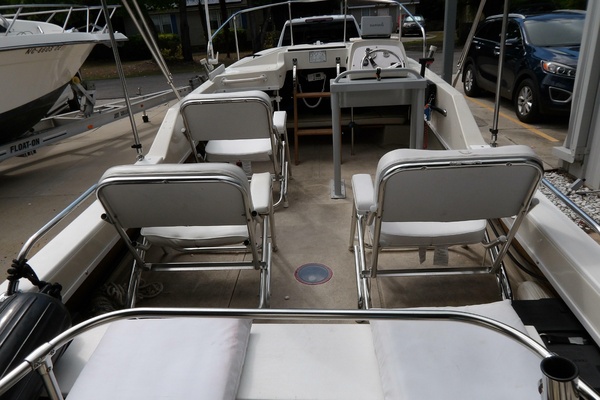 21ft Boston Whaler Yacht For Sale