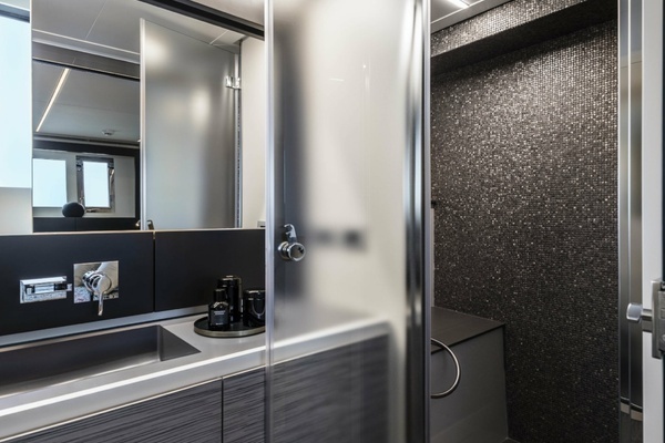 Pershing 6X Yacht For Sale