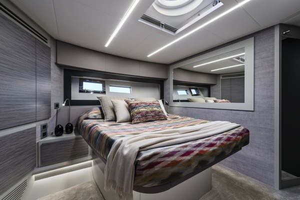 Pershing 6X Yacht For Sale