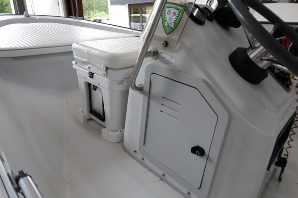 13ft Boston Whaler Yacht For Sale