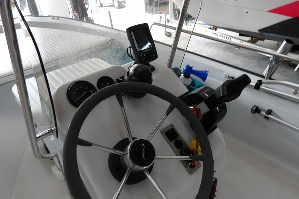 13ft Boston Whaler Yacht For Sale