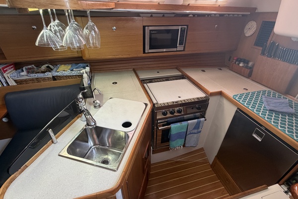 Ensenel 38ft Catalina Yacht For Sale