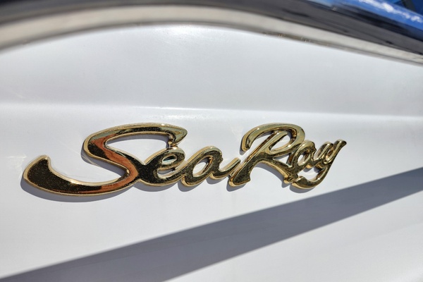 CHEERS 27ft Sea Ray Yacht For Sale