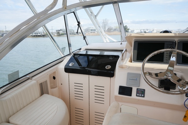 2009 Grady-White 33