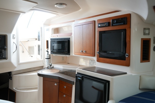 2009 Grady-White 33