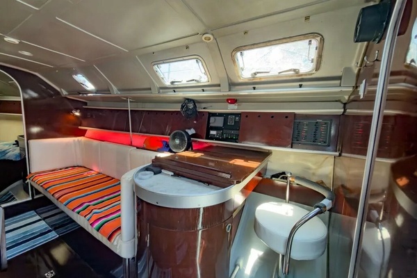 That s Not Ideal 38ft Beneteau Yacht For Sale
