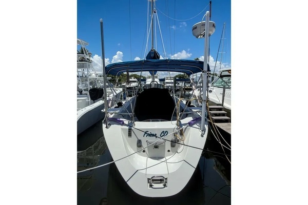 That s Not Ideal 38ft Beneteau Yacht For Sale
