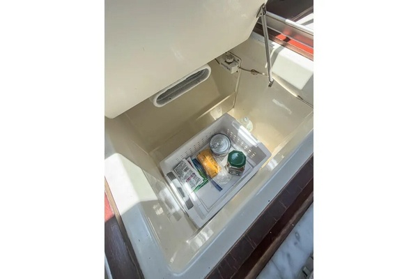 That s Not Ideal 38ft Beneteau Yacht For Sale