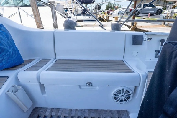 That s Not Ideal 38ft Beneteau Yacht For Sale