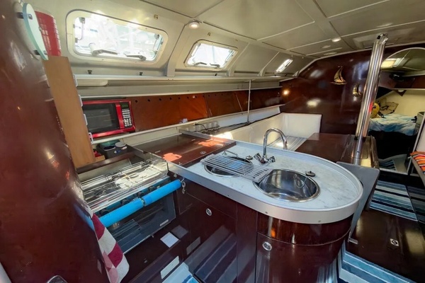 That s Not Ideal 38ft Beneteau Yacht For Sale