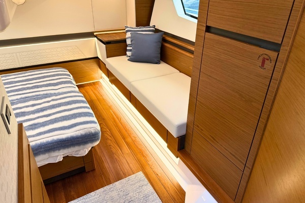 Tiara Yachts 48 LE Yacht For Sale