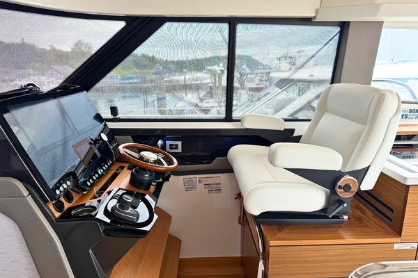 Tiara Yachts 48 LE Yacht For Sale