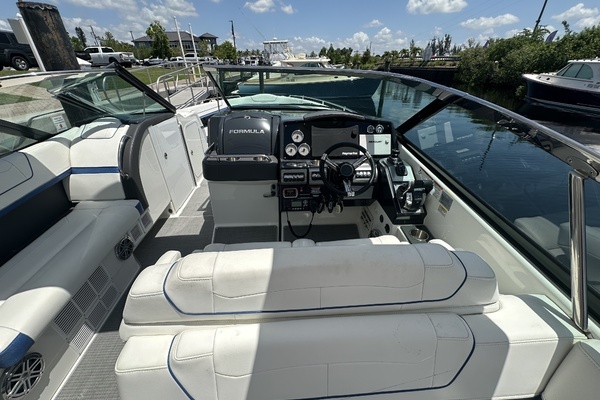 Formula 350 BR Yacht For Sale