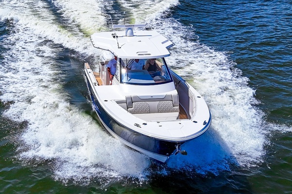 34ft Regal Yacht For Sale