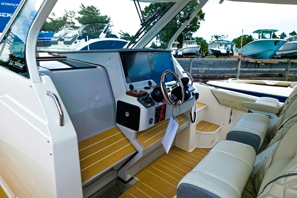 34ft Regal Yacht For Sale