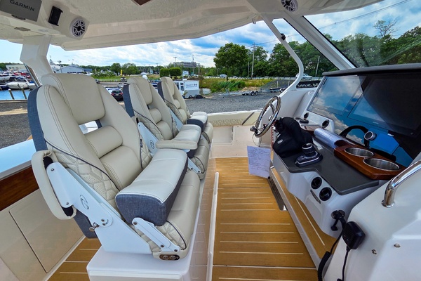 34ft Regal Yacht For Sale