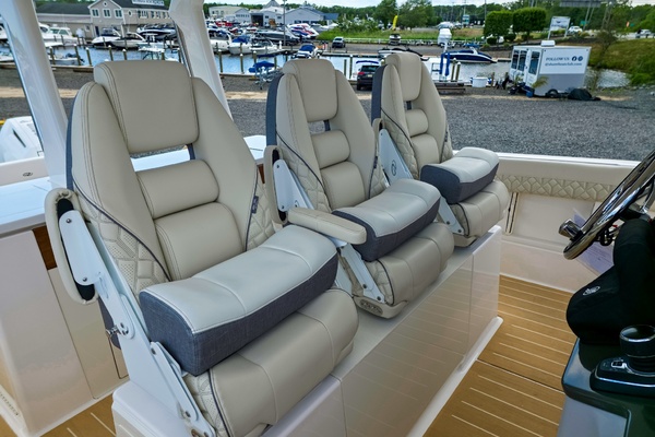 34ft Regal Yacht For Sale