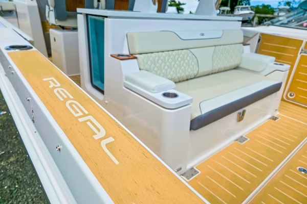 34ft Regal Yacht For Sale