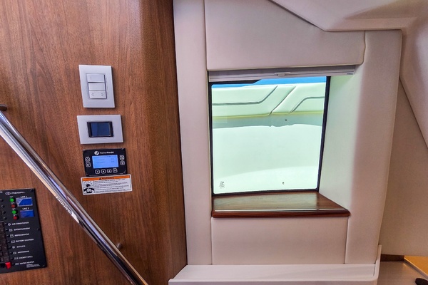 34ft Regal Yacht For Sale