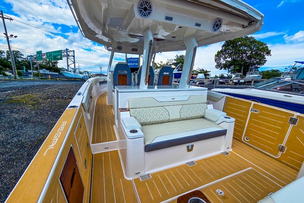 34ft Regal Yacht For Sale