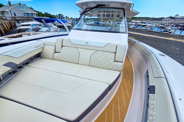 34ft Regal Yacht For Sale