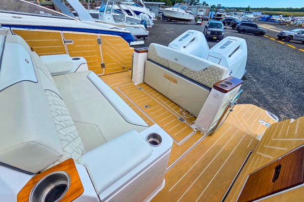34ft Regal Yacht For Sale