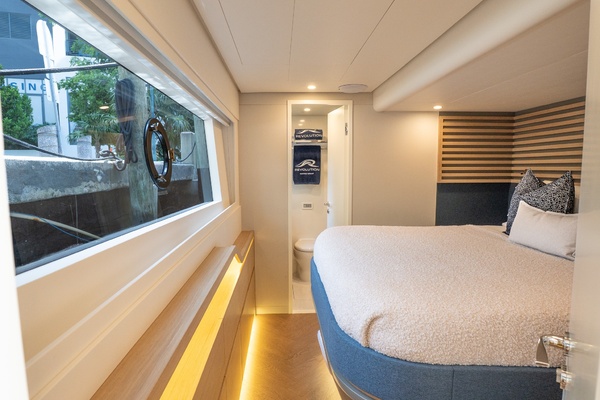 Main Cabin STBD