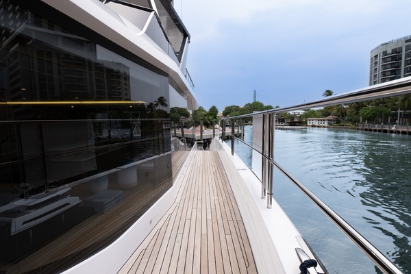 Side Deck