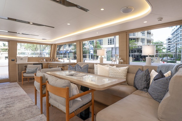 Salon Table