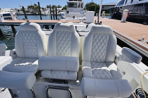 2013 Invincible 42