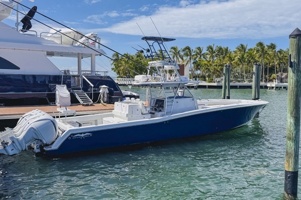 2013 Invincible 42