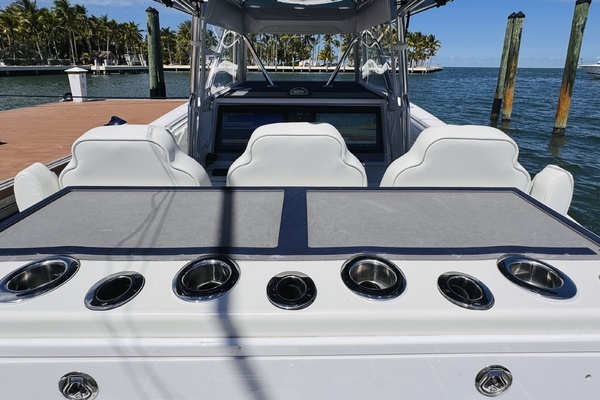 2013 Invincible 42
