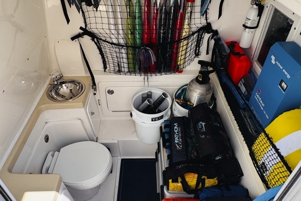 2013 Invincible 42