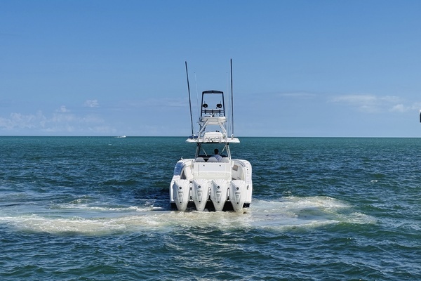 2013 Invincible 42