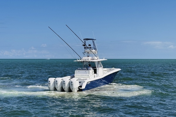 2013 Invincible 42