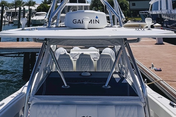 2013 Invincible 42