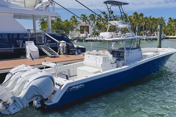 2013 Invincible 42