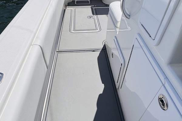2013 Invincible 42