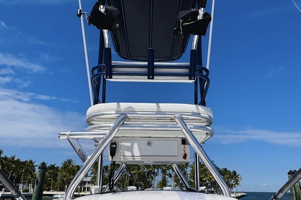 2013 Invincible 42