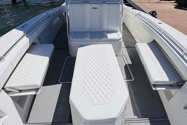 2013 Invincible 42