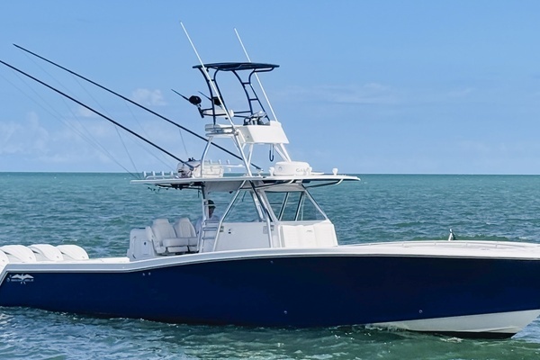 2013 Invincible 42