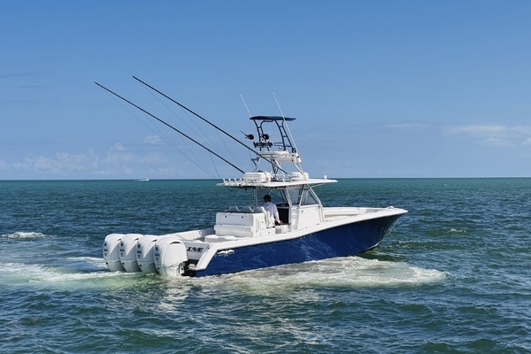 2013 Invincible 42