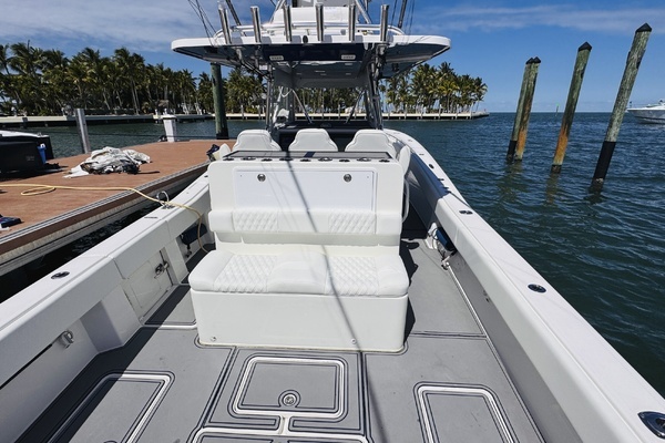2013 Invincible 42