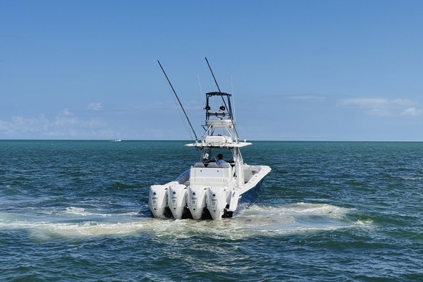 2013 Invincible 42