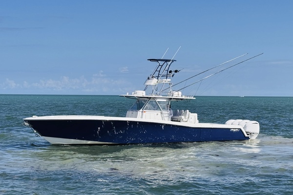 2013 Invincible 42