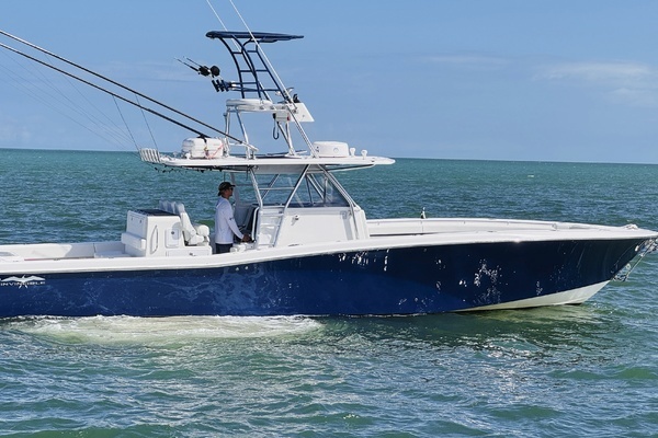 2013 Invincible 42