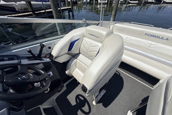 30ft Formula Yacht For Sale