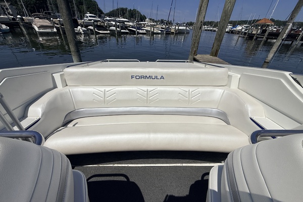 30ft Formula Yacht For Sale